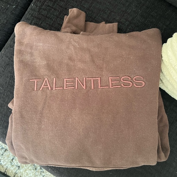 TALENTLESS - HOODIE - CIRCLE LOGO EMBROIDERED - BROWN - Picture 3 of 6